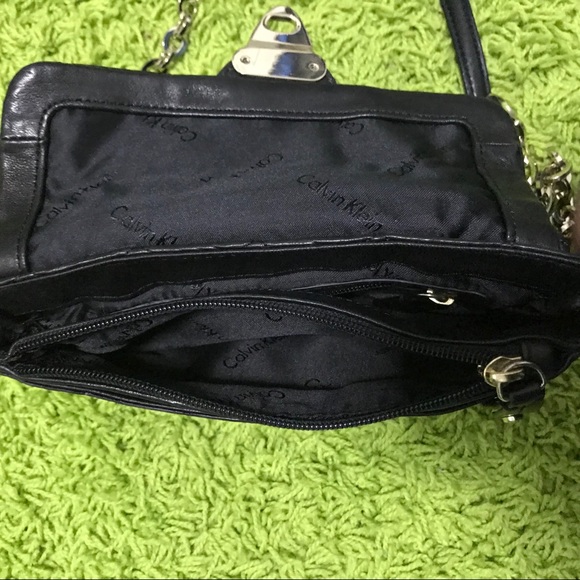 Calvin Klein Pochette Black Quilted Crossbody Bag - Picture 8 of 8